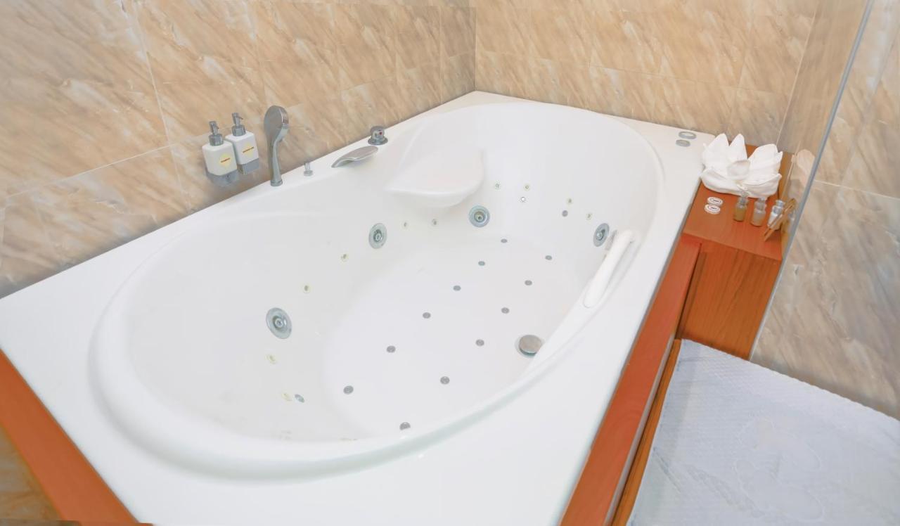 Sunset Palace View Suites Μανταλέι Εξωτερικό φωτογραφία
